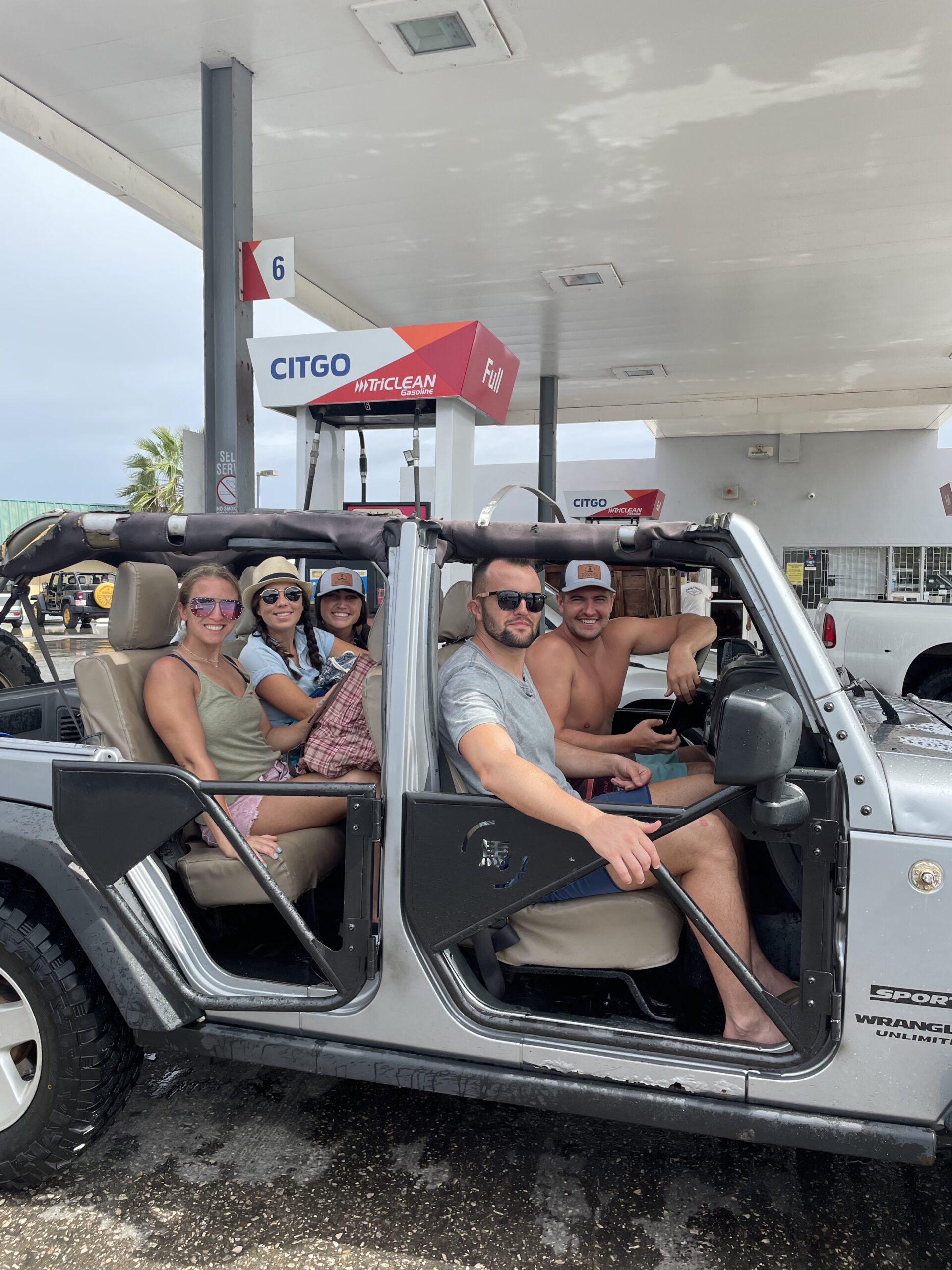 rent a Jeep in Aruba